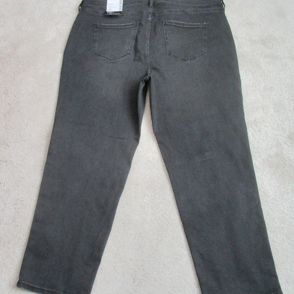 NINE WEST Sculpting Denim Womens' Plus Black Slim Straight Leg Jeans Size 20W - Picture 3 of 3